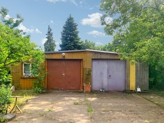 Wochenendhaus mit Garage