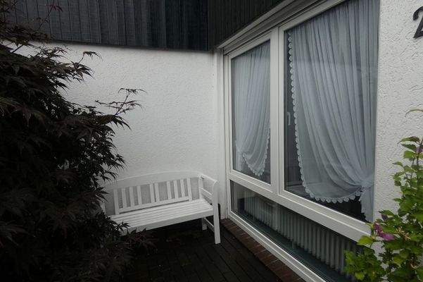 3058 Sitzecke neben Haustür 