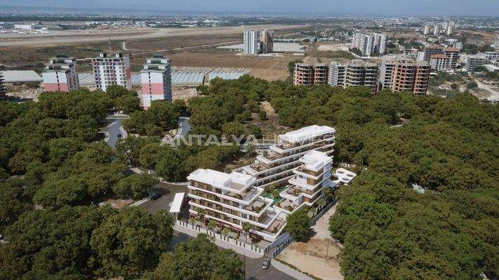 Investment Apartments with 400 m² Pool in Antalya Aksu