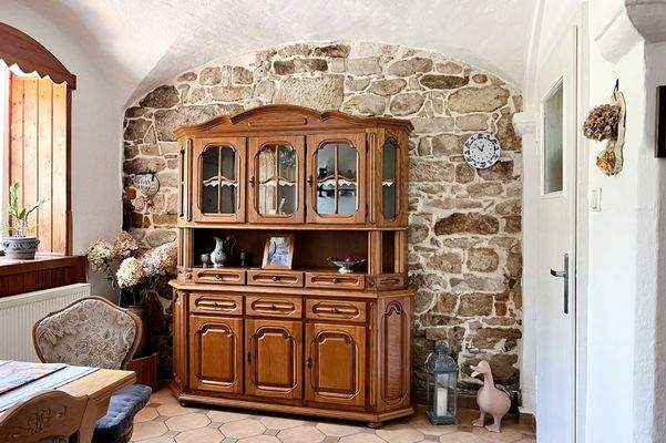 Natursteinwand in dre Küche