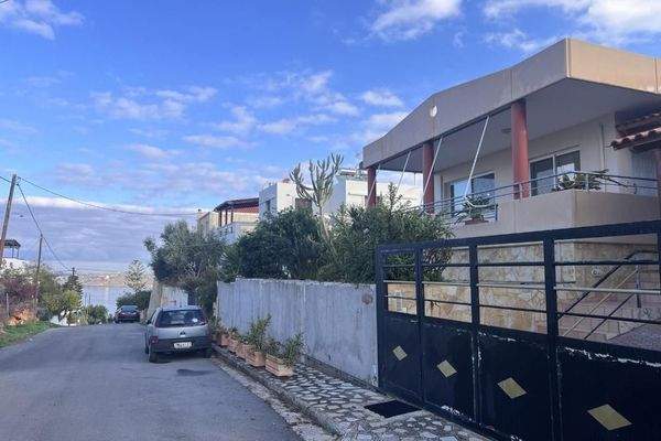 Kreta, Kalathas: Freistehendes Haus zum Verkauf in Kalathas, nur wenige Gehminuten vom Meer entfernt