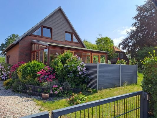 Wintergartenansicht und Terrasse