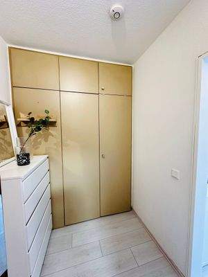 Diele mit Kleiderschrank