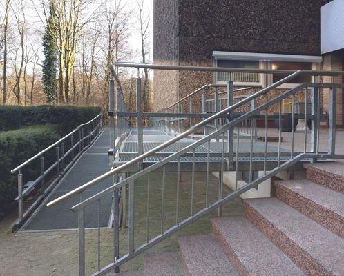 Treppe und Rampe