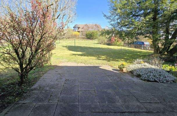 Blick vom Eingang in den Garten