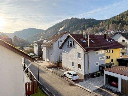 Ausblick vom Balkon im Herbst