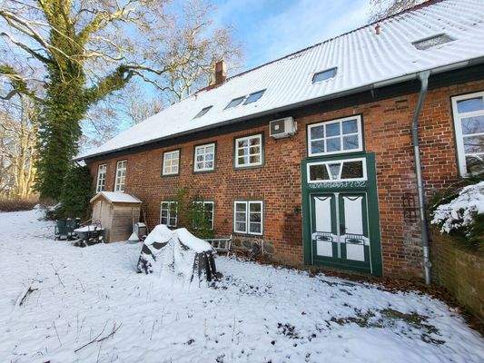 Außenansicht bei Schnee