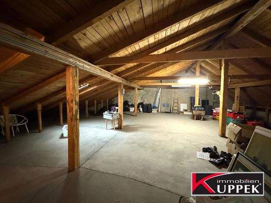 Dachboden für 2 Wohnungen