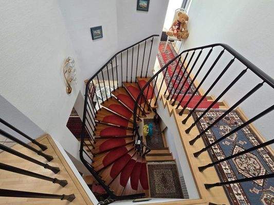 Treppe in die obere Ebene