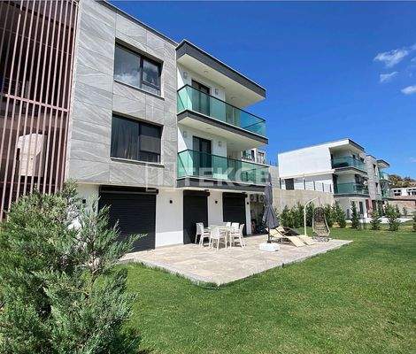 Sea View Penthouses in a Project with Pool in Bodrum