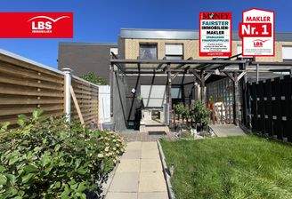 Garten mit Blick auf die Terrasse