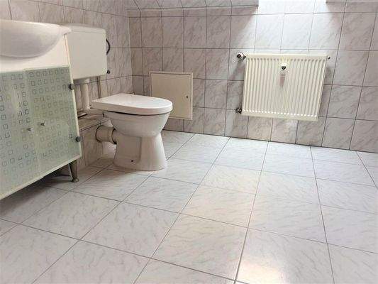 Bad Wohnung DG rechts