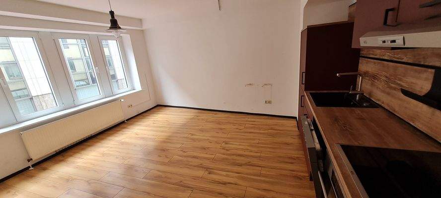 [A] 1. OG li Küche zur Straße_