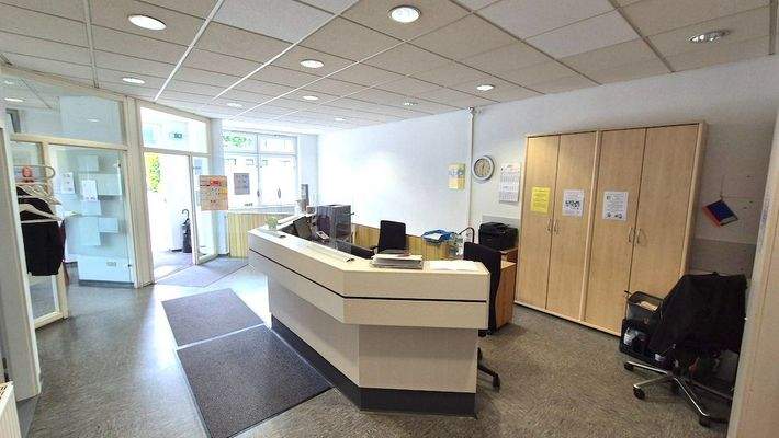 Der Empfangsbereich der Praxis