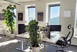 2 Büros mit 7 Arbeitsplätzen