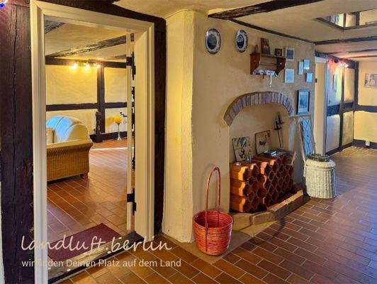 Langer Hausflur, Blick ins Wohnzimmer.jpg