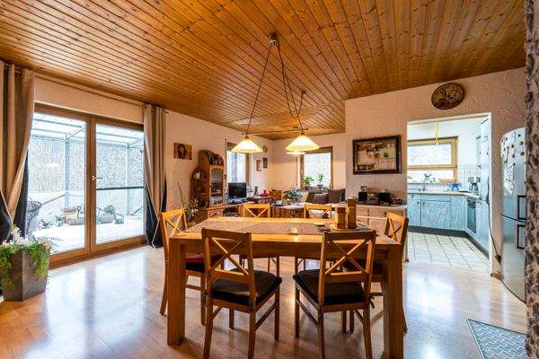 EG: Wohn- und Esszimmer