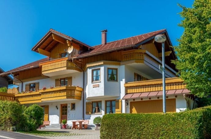 Traumlage - Bergblick zum Hochgrat und Hündle, Landhaus mit 5 WE in Oberstaufen-Steibis zu verkaufen