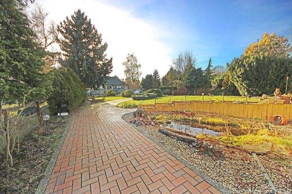 Zufahrt / Grundstück