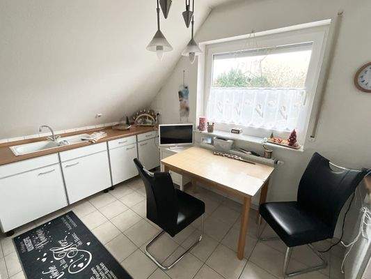 Küche der Dachgeschosswohnung