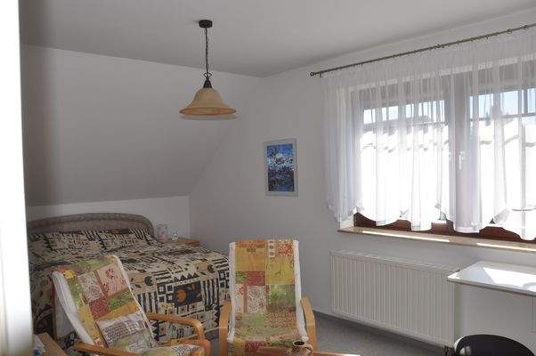 Kinderzimmer / Büro / Ankleidezimmer / Schlafzimmer 2