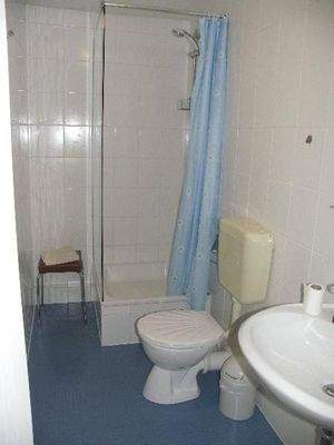 32 - DG Bad 4 mit Dusche