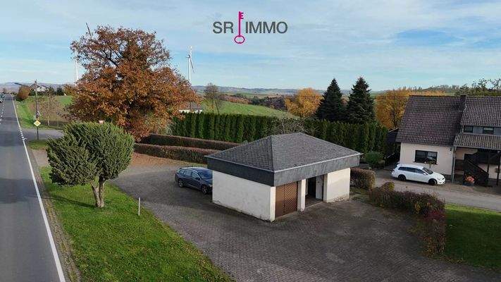 Doppelgarage mit Geräteraum