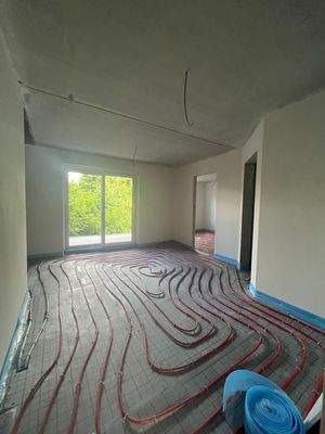 offener Eingangsbereich mit fließendem Übergang in den Wohn- , Ess- und Kochbereich