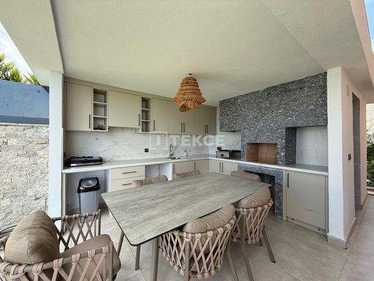 Sea-View Villa with Smart Home System in Alanya