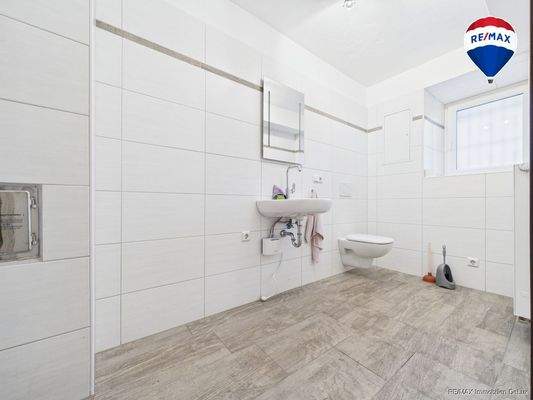 REMAX Immobilien DeLux Wohn-/Geschäftshaus WC Ottweiler Mark Borowicz