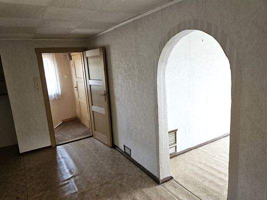 Zimmer mit Blick zum Treppenhaus OG