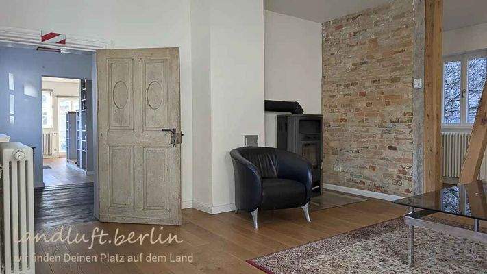 Gartenhaus 'Garagenzimmer' mit Kaminofen, Blick druch Flur zur Küche.jpg