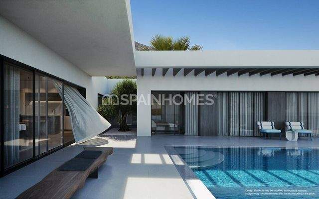 Detached Houses with Garden and Customizable Design in Mijas