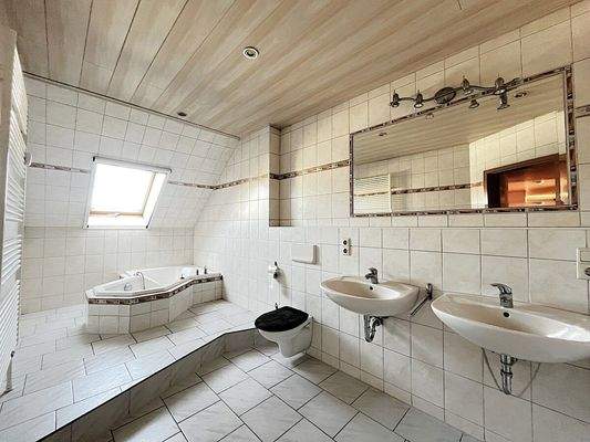 großes Tageslichtbad