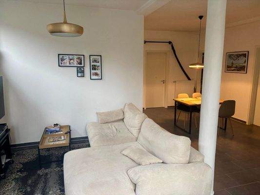 Helle Wohnung mit Essbereich