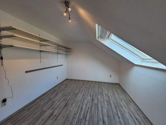 2.Büro- oder Kinderzimmer.jpg