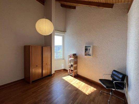 3.Schlafzimmer mit überhoher Decke