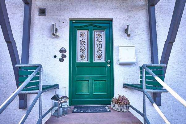 Überdachter Eingangsbereich