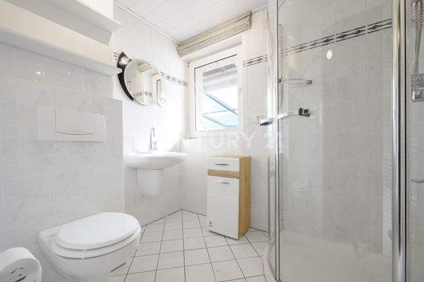 EG. Bad mit Dusche und WCTerrase