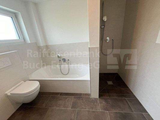 OG 1 Bad Dusche, Wanne.jpeg