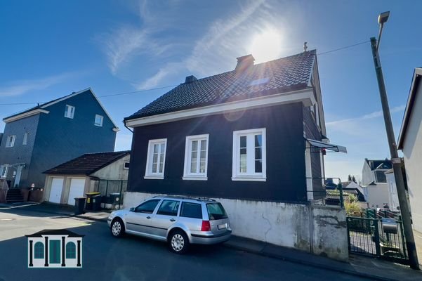 Haupthaus Straßenseite