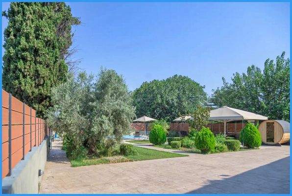 2d6ee33ebcc742f4870ada8821bb106c-original