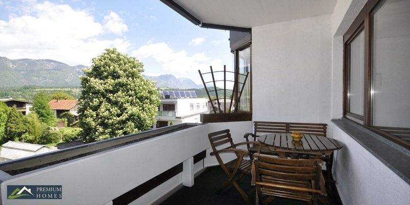 Gemütliche Etagenwohnung - Loggia mit gemütlicher Sitzgelegenheit