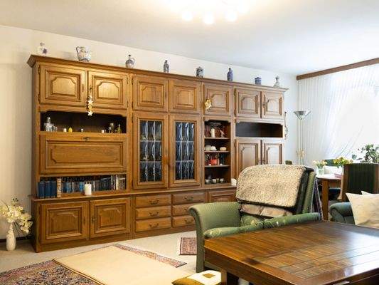 Geräumiges Wohnzimmer