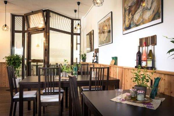 Gastraum eingerichtet