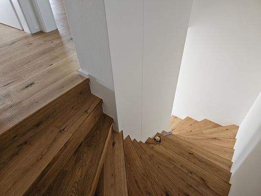 Treppe mit Holzbelag