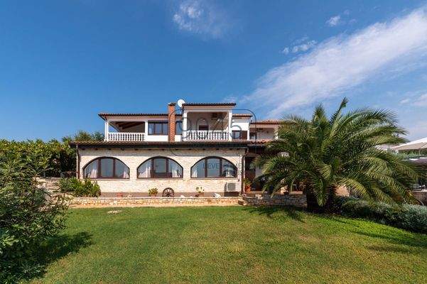 Exklusives Apartmenthaus mit Meerblick in Kaštelir