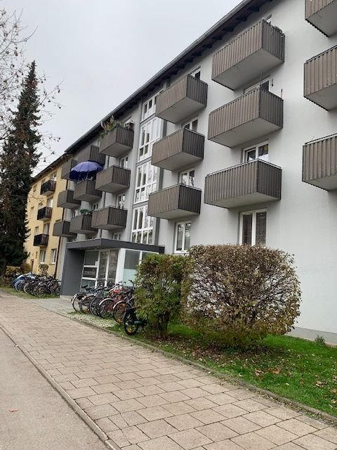 Ein Zimmer Wohnung in München Nähe U-Bahn in Harlaching/Obergiesing  zu Verkaufen