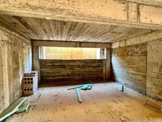 Kreta, Plaka Elounda: Unfertige Villa mit Pool und Meerblick