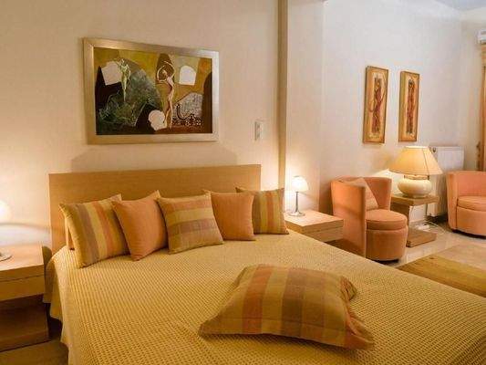 Kreta, Roussospiti: Einzigartige Villa mit separatem Apartment auf großem Grundstück mit Pool zu verkaufen